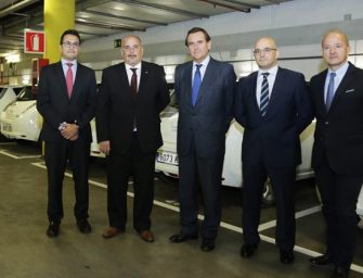 Romauto dota al Port de Barcelona de 25 vehículos 100% eléctricos Nissan