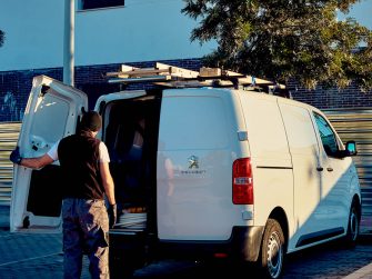 Nuevas barras de techo CRUZ Cargo Xpro para vehículos comerciales ligeros