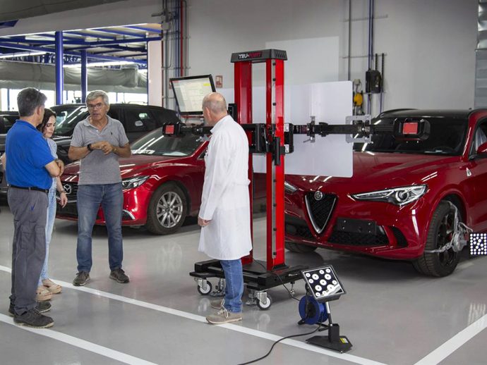 Car-o-Liner presenta en Centro Zaragoza nuevo equipo Tru-Point para calibración de ADAS