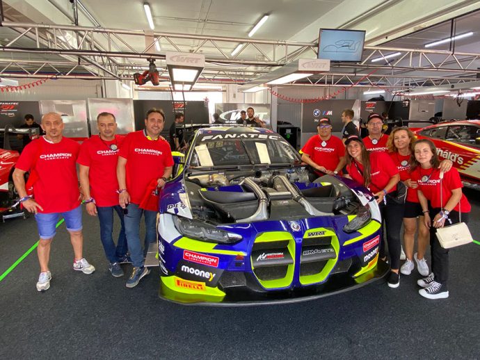 Champion llevó a clientes españoles al Fanatec GT World Challenge en Cheste Valencia