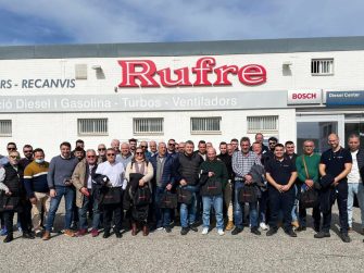 Clientes de Auto Recambios Continente visitan las instalaciones de Rufre