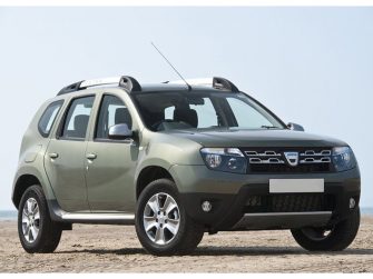Desmontaje y montaje del tapizado de la puerta en un Dacia Duster