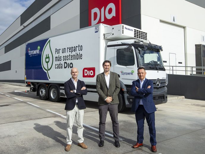 Dia incorpora camión de reparto Mercedes-Benz eActros 300