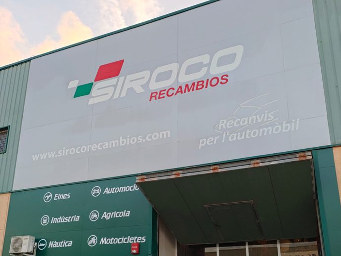 fachada de distribuidor de recambios de automoción Siroco Recambios socio del Grupo Serca