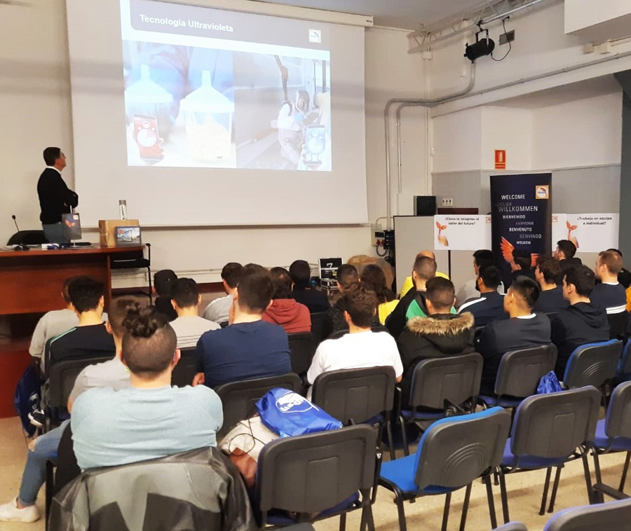 Glasurit, con los futuros profesionales en las Jornadas Técnicas del Instituto La Mercé