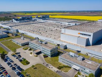 La planta europea de Hankook Tire producirá neumáticos de camión y autobús