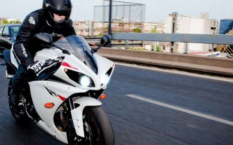 Crece el número de motos con defectos graves de iluminación