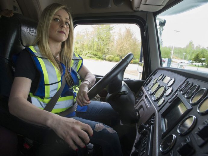 informe IRU escasez de conductores mujer en el transporte