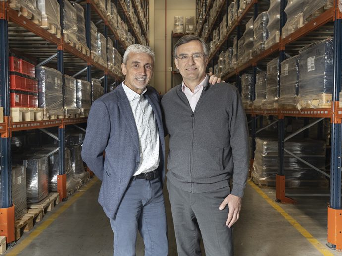 Joan Alcaraz y Miguel Pérez en instalaciones de TAB Spain