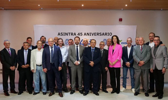 más de 200 personas participaron en el 45 aniversario de Asintra Femete