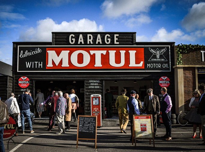 Motul Special Edition tributo en Goodwood Revival