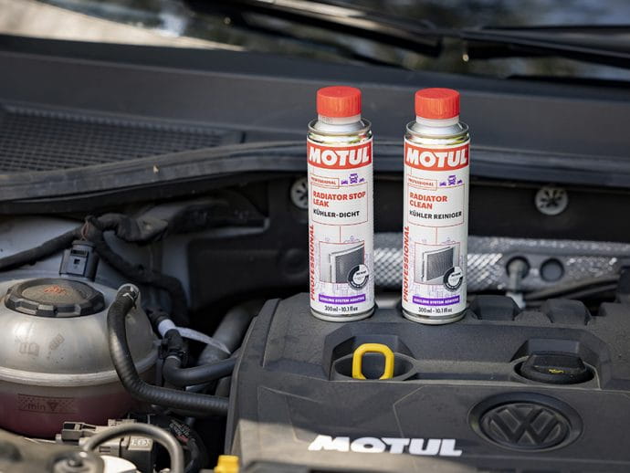 nuevos aditivos para el cuidado del radiador Motul Radiator Clean y Radiator Stop Leak