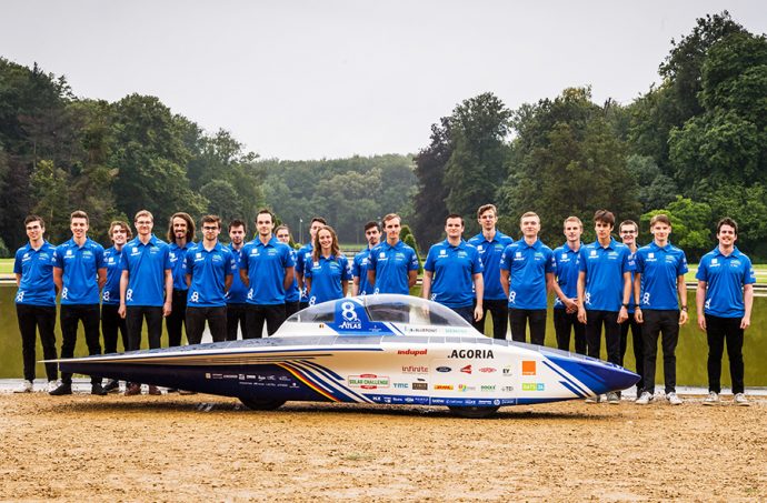 presentación coche BluePoint Atlas del Agoria Solar Team en Bélgica