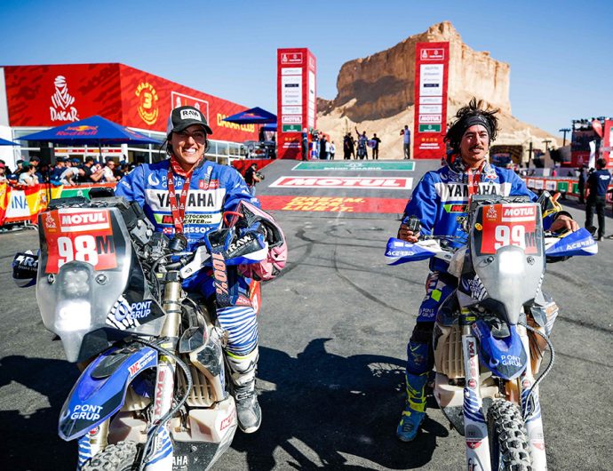 Sara García y Javi Vega finishers Dakar 2020 Original by Motul