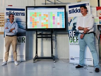 Sikkens y Toyota Valencia celebran cinco años de uso de Carbeat