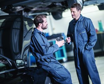 ZF explica cómo sustituir la electro-bomba del sistema EHPS