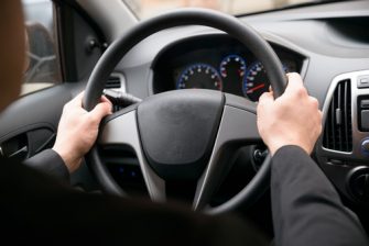 ¿Cuáles son las causas de las vibraciones del volante? Romauto responde